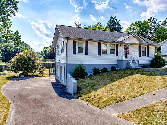 4th image of 229 Mount David Dr