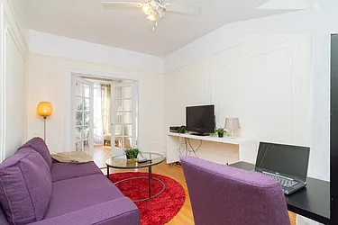 Rented by ER (DO NOT USE)