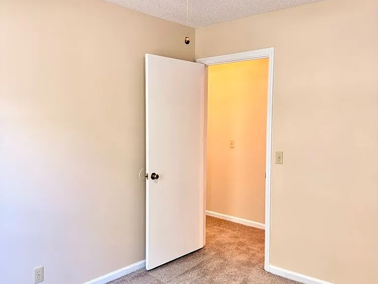 202 Cypress Dr — Photo 8