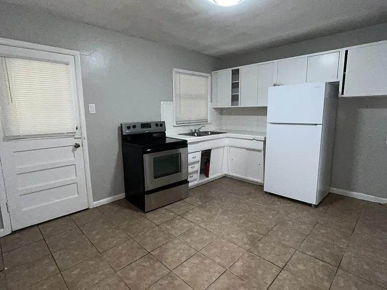 710 Patton Dr — Photo 4