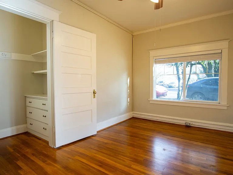 2943 SE Alder St #4 — Photo 5