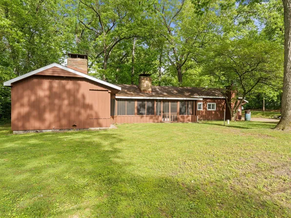 2240 S 13th St, Niles, MI 49120