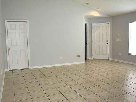 3rd image of 6130 Skylarkcrest Dr