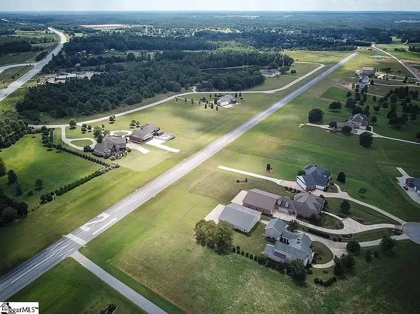 121 Landmark Dr, Greer, SC 29651