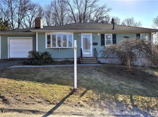 25 Sprucedale Dr, Waterbury, CT 06706