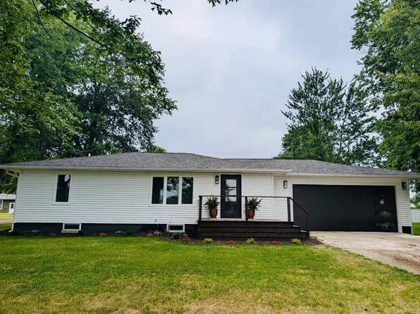 1207 S Robb St, Robinson, IL 62454