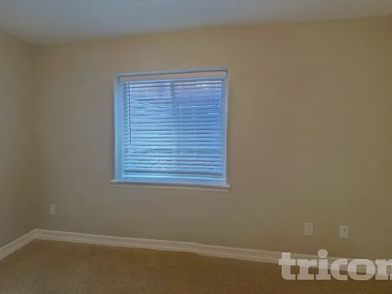 6748 Lamine Dr — Photo 13