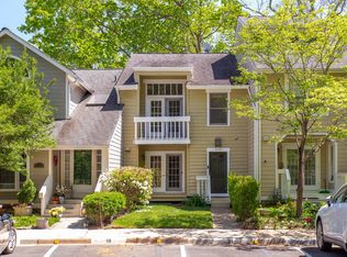 11121 Watermans Dr, Reston, VA 20191