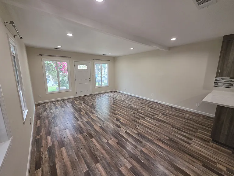 1250 S Orange St — Photo 13