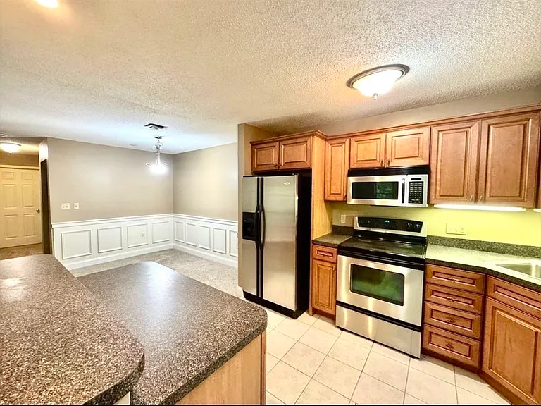 1000 Spring Valley Dr #G — Photo 11
