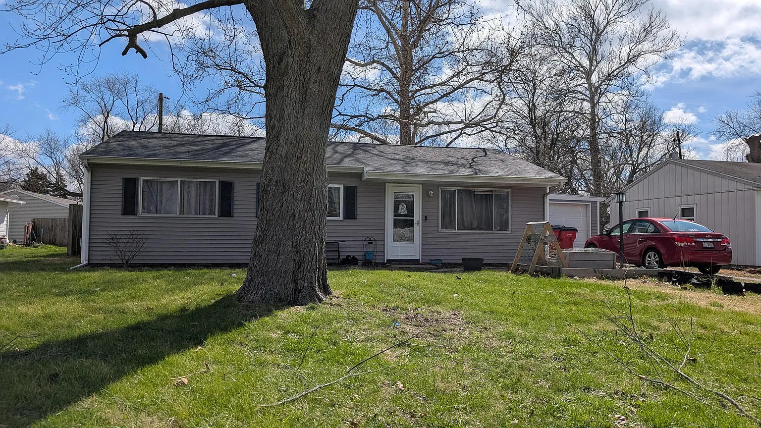 2703 Lawndale Dr photo 1