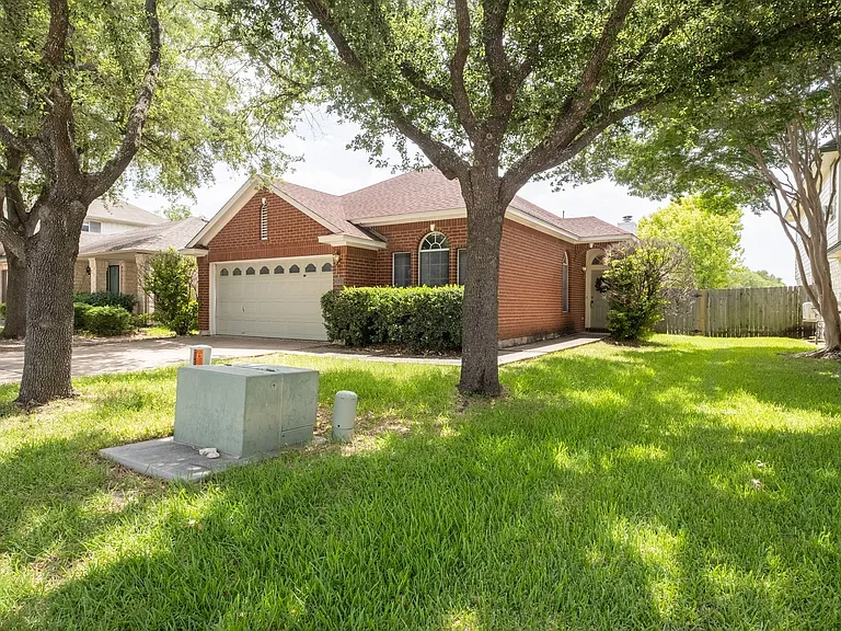 3413 Ruby Red Dr — Photo 3