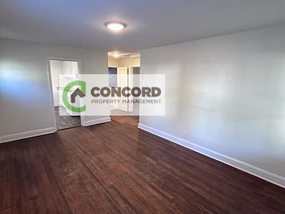 5th image of 1012 McCormick St