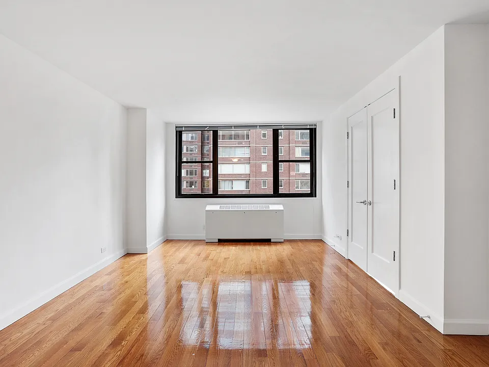 315 W 57th St #11F