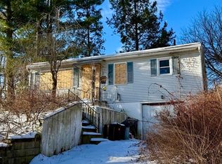 27 Fulton St, South Hadley, MA 01075