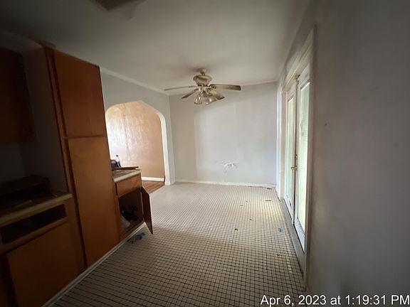5th image of 221 Highway Ave NE