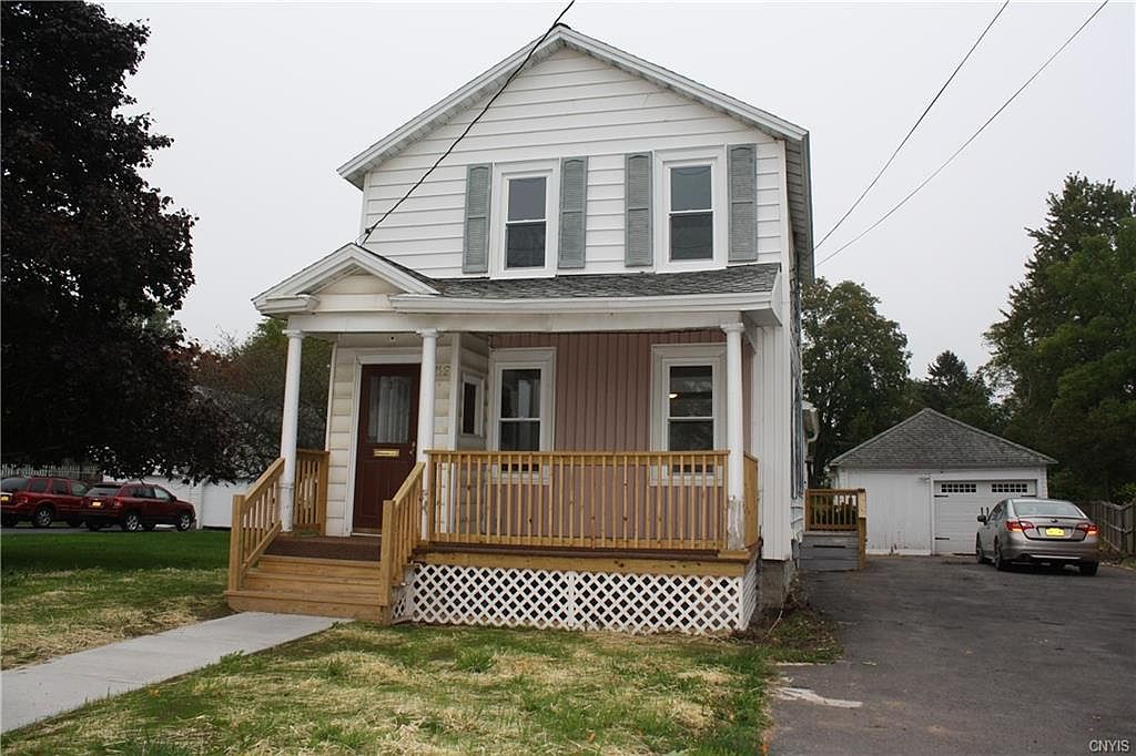 212 Franklin St, Auburn, NY 13021 Zillow