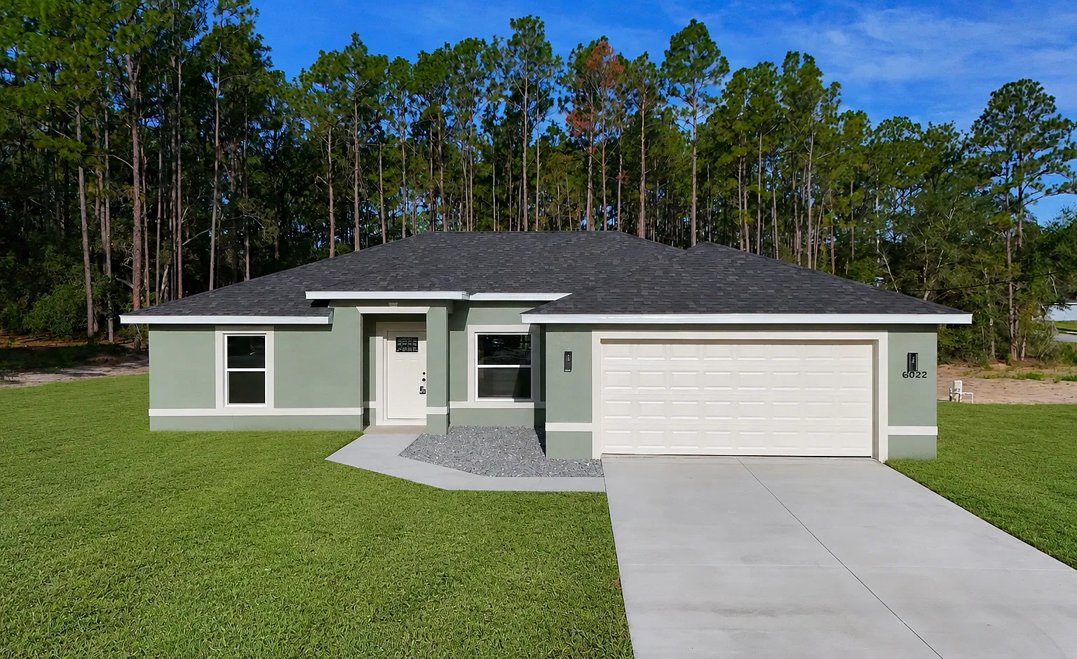3 bed, 1380 sqft, $2,000 — Photo 1