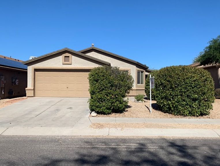 1st image of 5961 E Chaucers Dr