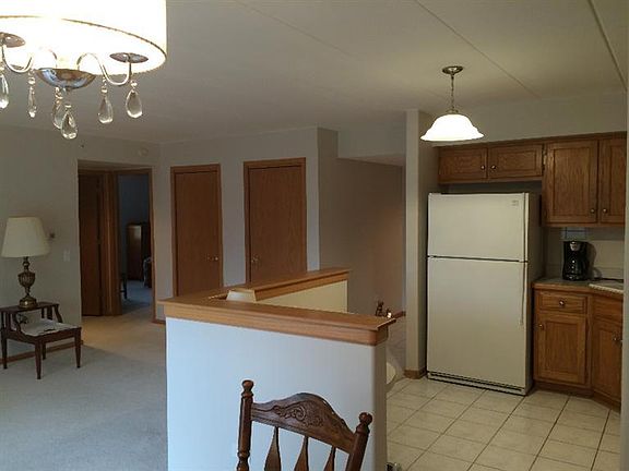 5th image of 304 Swan Dr Unit 1-C