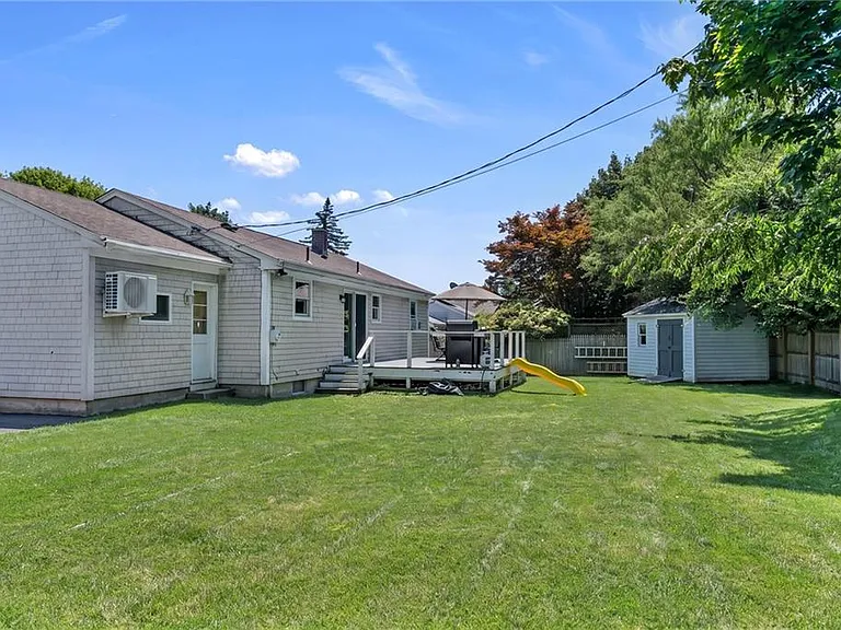 19 Sherwood Rd — Photo 29