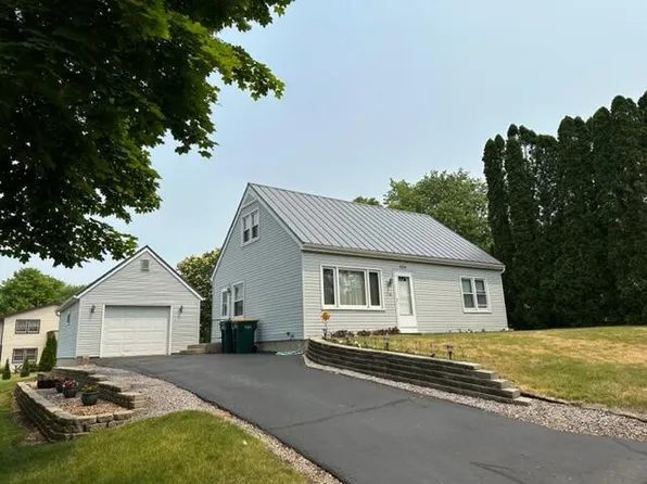 424 Oak Ridge COURT, Fort Atkinson, WI 53538