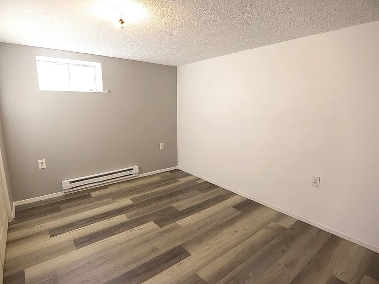 713 Halbert St — Photo 39