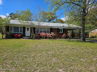 112 Yaupon Dr, Cape Carteret, NC 28584