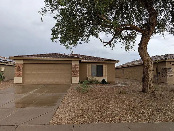 3 bed, 1398 sqft, $1,700 — Photo 2