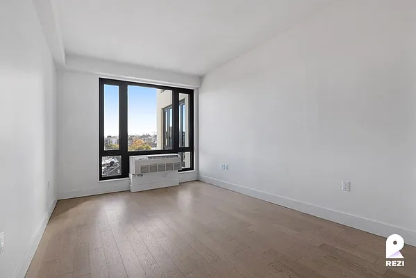 Rented by REZI | media 44