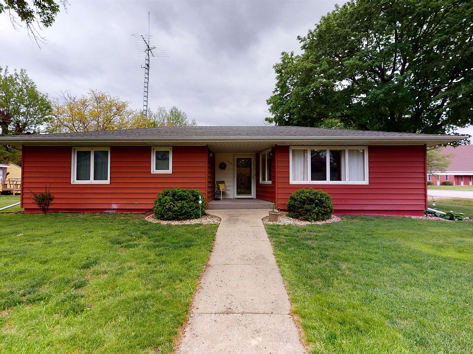 406 3rd St S, Albert City, IA 50510 Zillow
