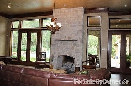 4th image of 301 Mosswood Dr