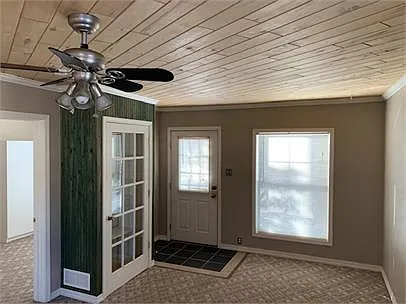 228 Aspen Ave SE — Photo 2