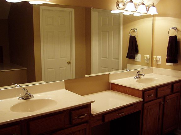 Dual Vanity Sinks - MBR