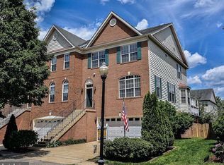 25506 Crossfield Dr, Chantilly, VA 20152