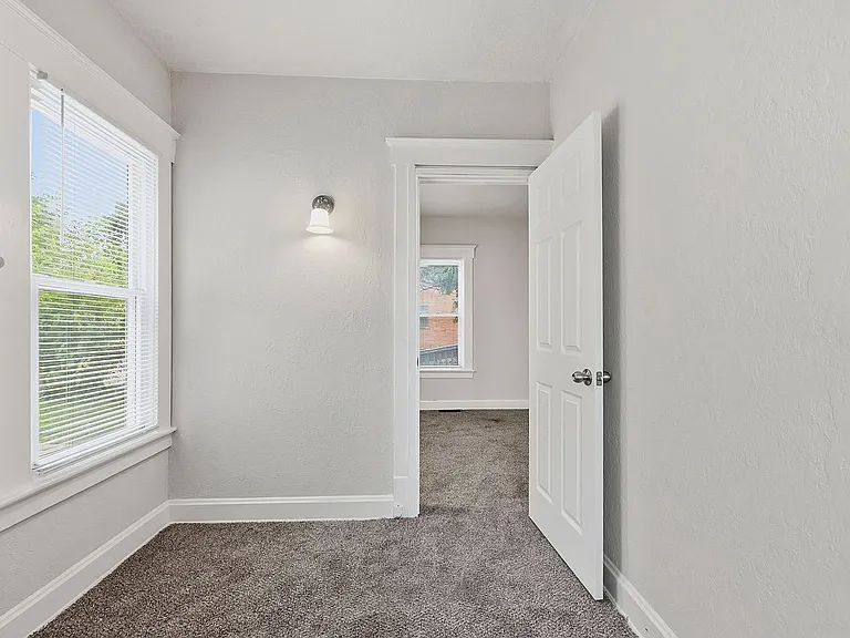 3713 Frances Ave — Photo 23