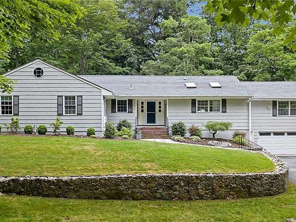 2nd image of 76 Tall Oaks Ct