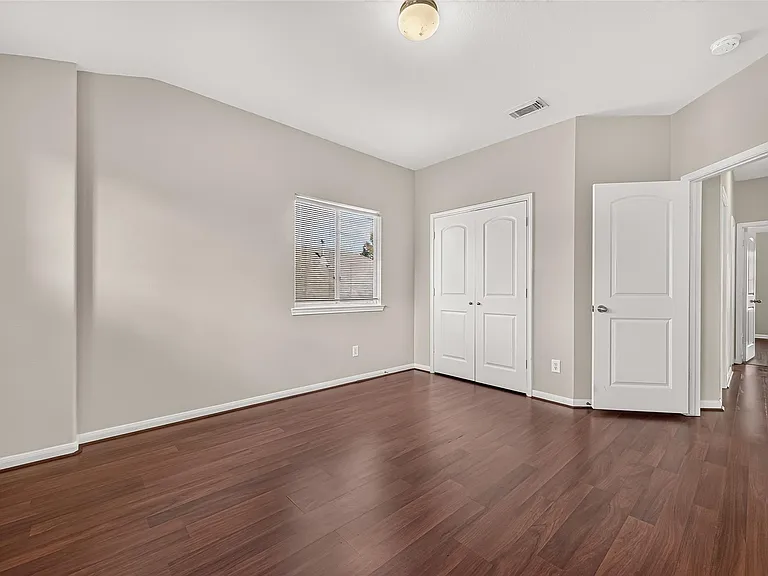 2110 Castle Gardens Ln — Photo 35
