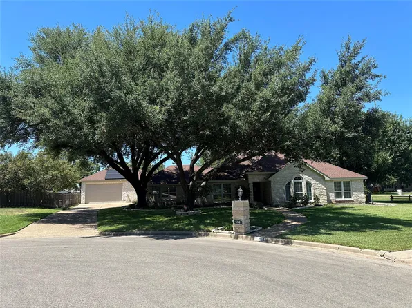 514 Meadowland Dr, Mc Gregor, TX 76657
