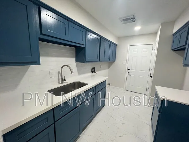 2 bed, 2.0 bath, 1036 sqft, $1,400 — Photo 3