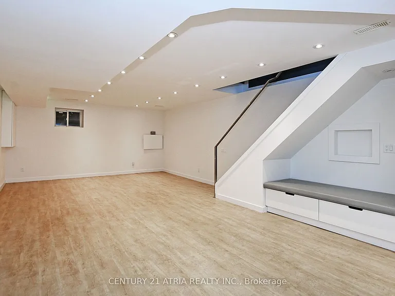 10 Palmerston Ave — Photo 38