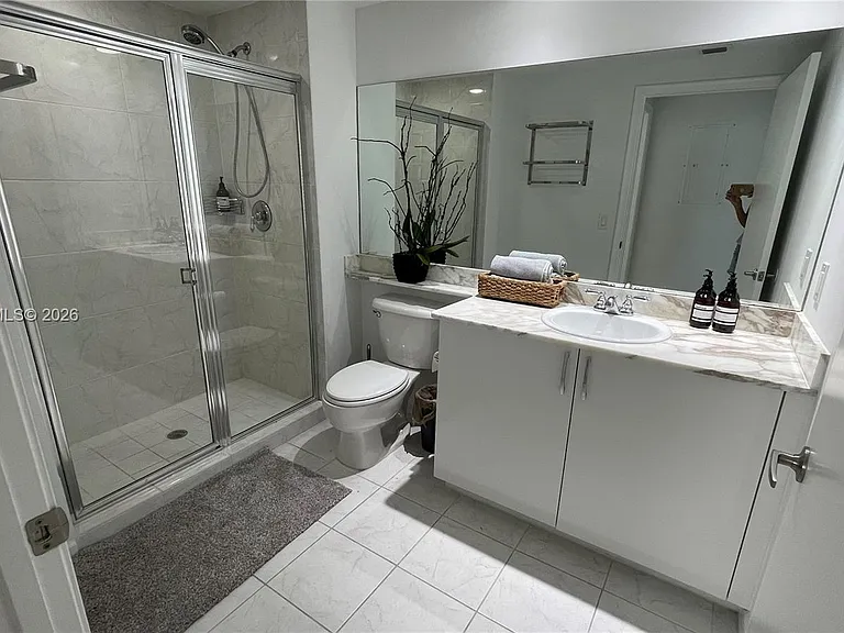 18800 NE 29th Ave #818 — Photo 14