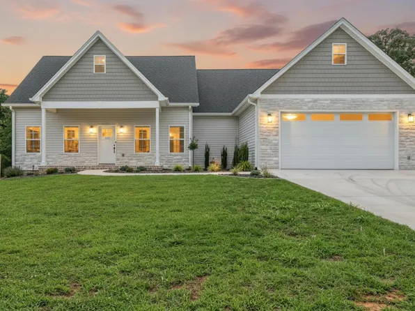 2831 Everett Rd, Forest, VA 24551