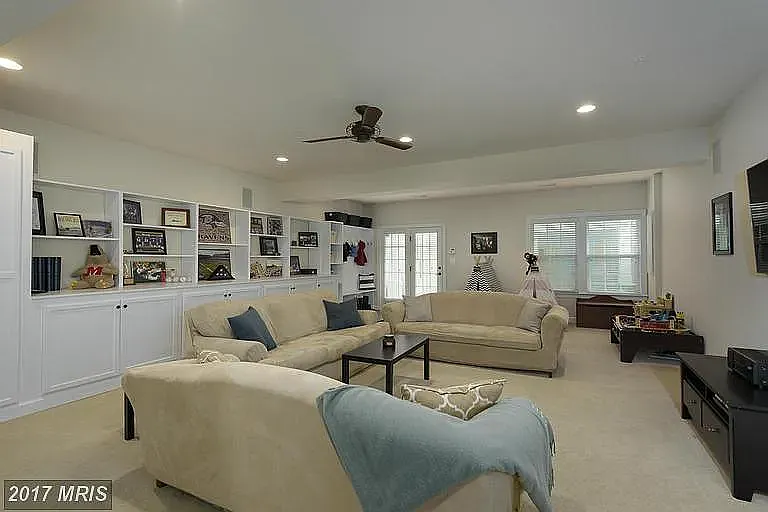 7810 Tuckahoe Ct — Photo 2