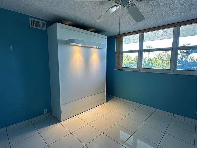 5300 NE 24th Ter #211C — Photo 13