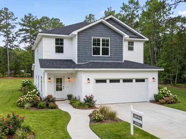 380 Contractor Ct, Raeford, NC 28376