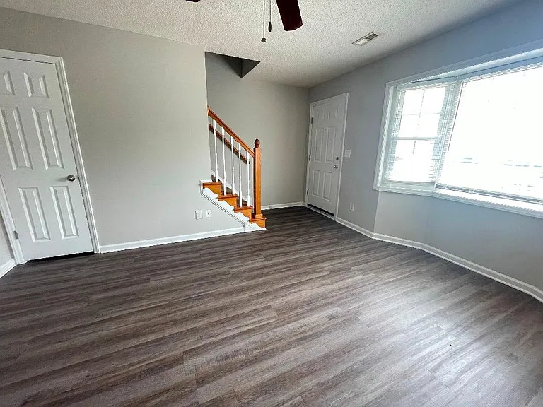 1217 Cross Creek Cir #E4 — Photo 4