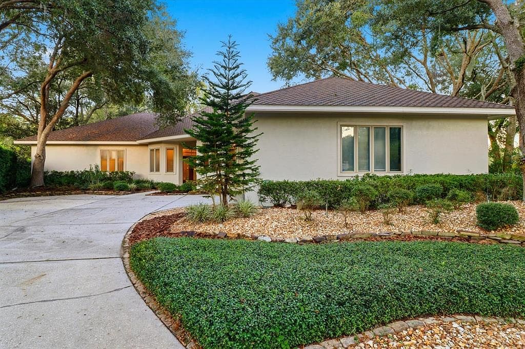 3255 N Pinelake Village Point