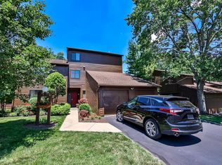 8552 Wyoming Club Dr, Cincinnati, OH 45215
