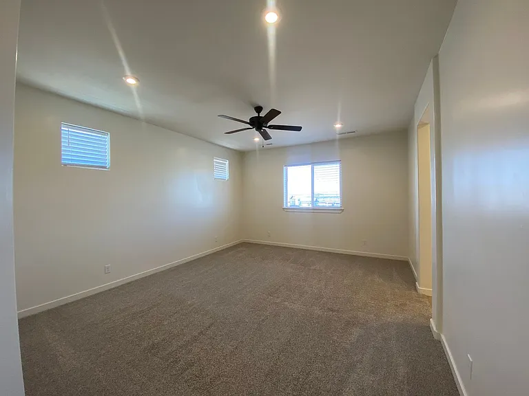 767 W Scarlet Hill Dr — Photo 32